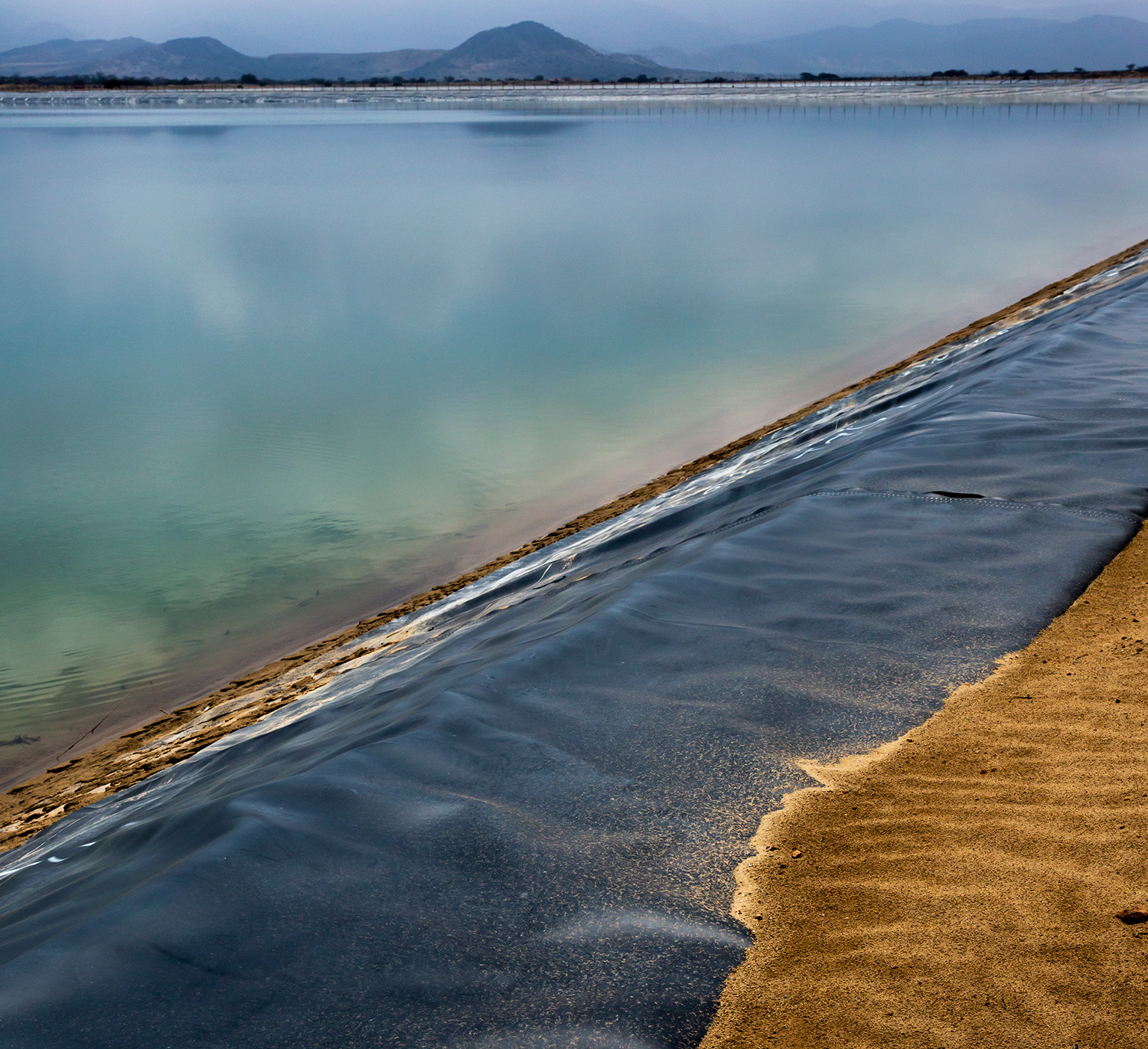 Instalación de geomembranas HDPE en proyecto  – CORP GEINSA Perú