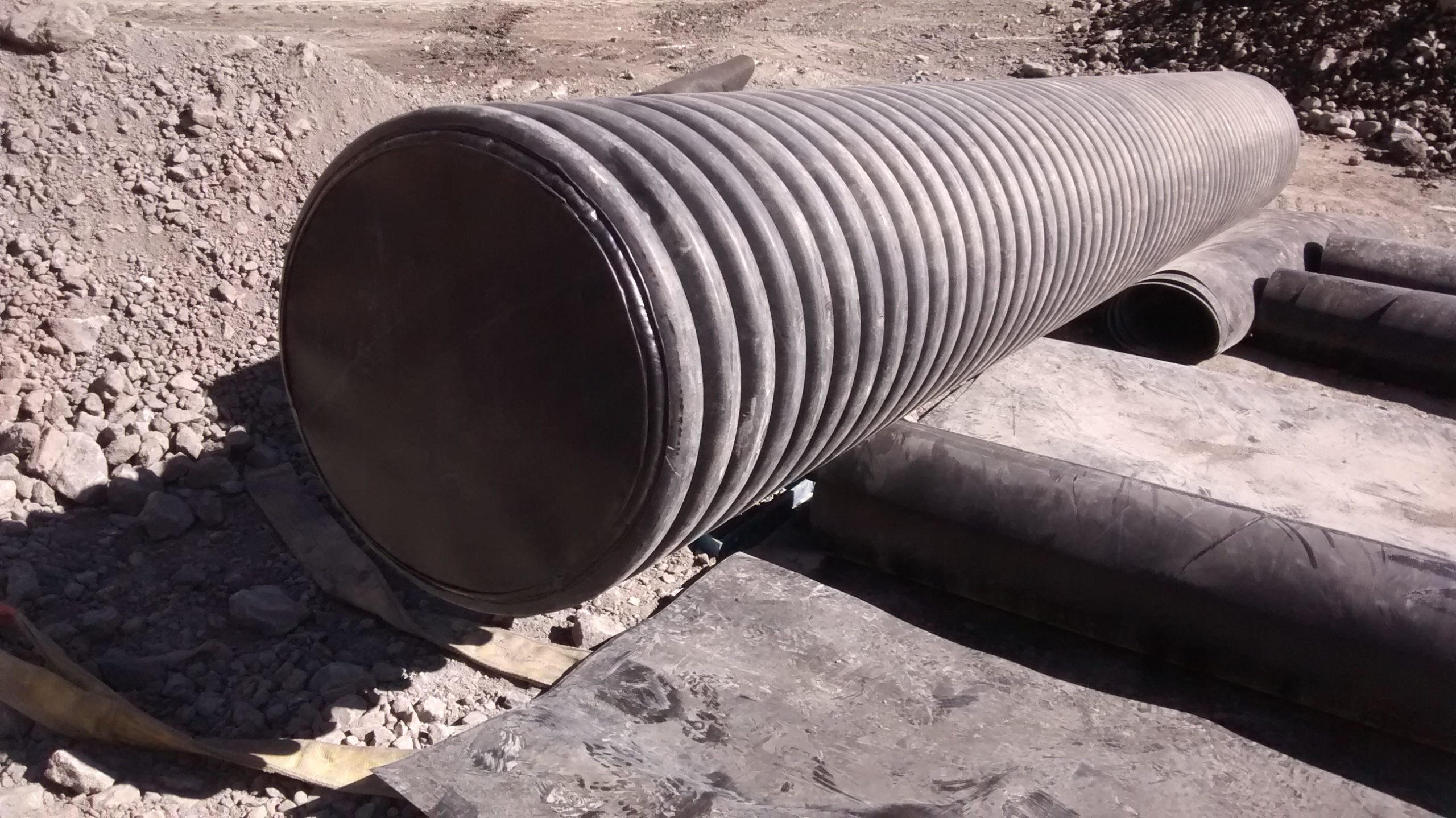 Instalación de tubería corrugada en proyecto  minero –  CORP GEINSA Perú