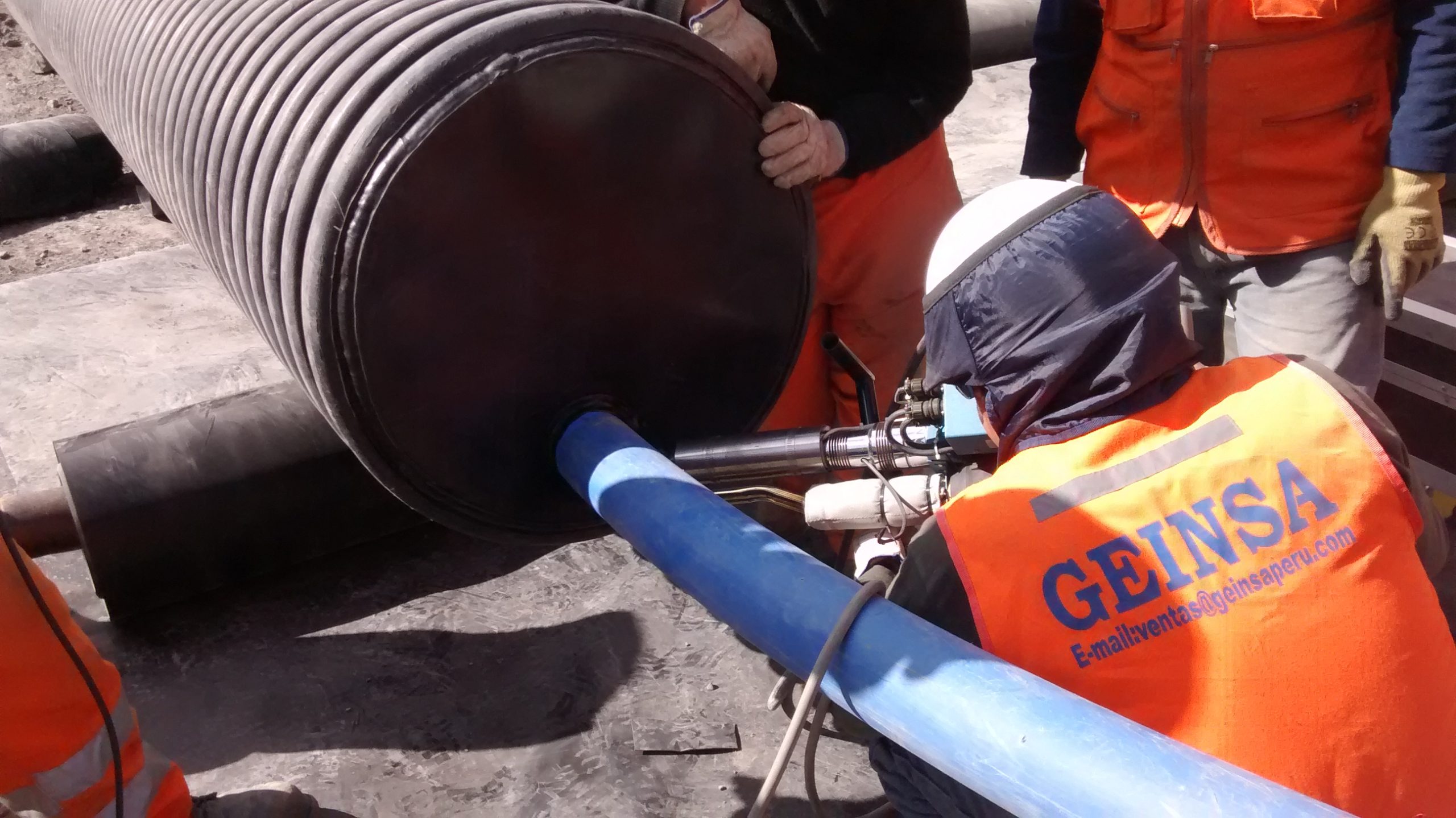 Instalación de tubería corrugada en proyecto  minero –  CORP GEINSA Perú